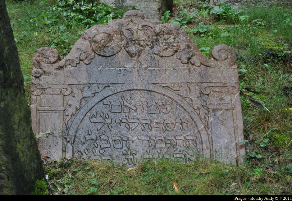 Prague - Cimetiere Juif 013